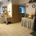 Canasta Hotel