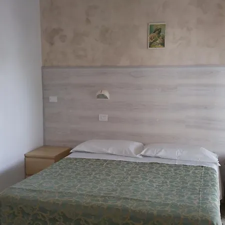 Canasta Ξενοδοχείο 2*