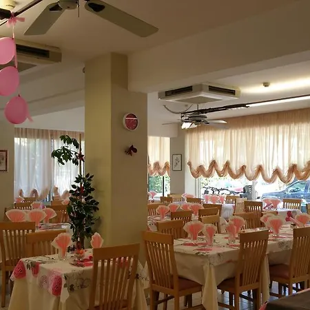 Canasta Ξενοδοχείο Ριτσιόνε